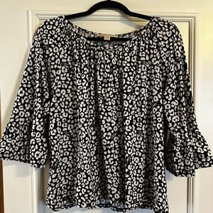 Michael Kors Black and White knit flutter 3/4 sleeve knit blouse